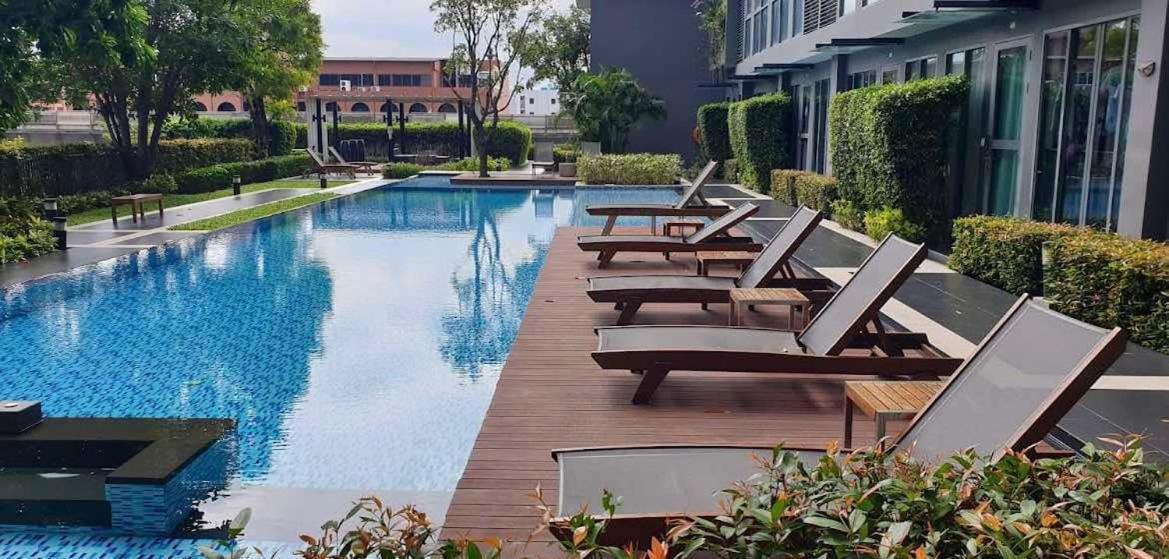 Ideo Mobi Condo Bangkok Extérieur photo